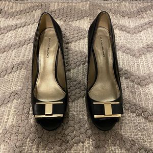 Black Peep-toe wedges